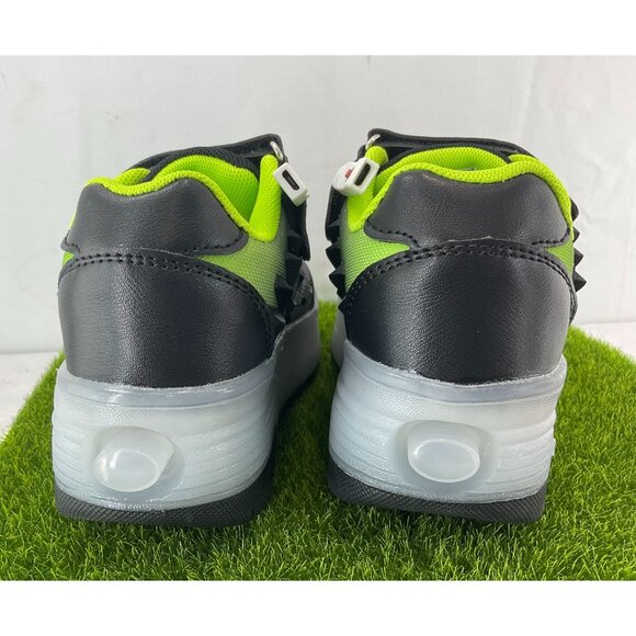 New Kids LED Light-Up Roller Sneakers With Wheels Size 12 little kit - Picture 8 of 11